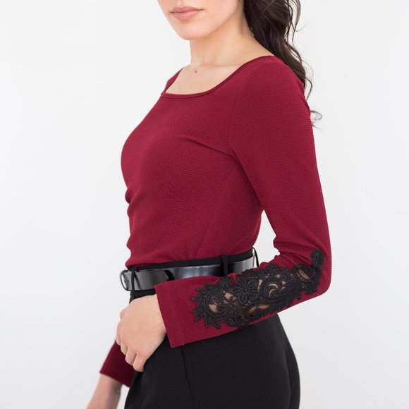 Burgundy sweater with lace long sleeves - Picture 1 of 4